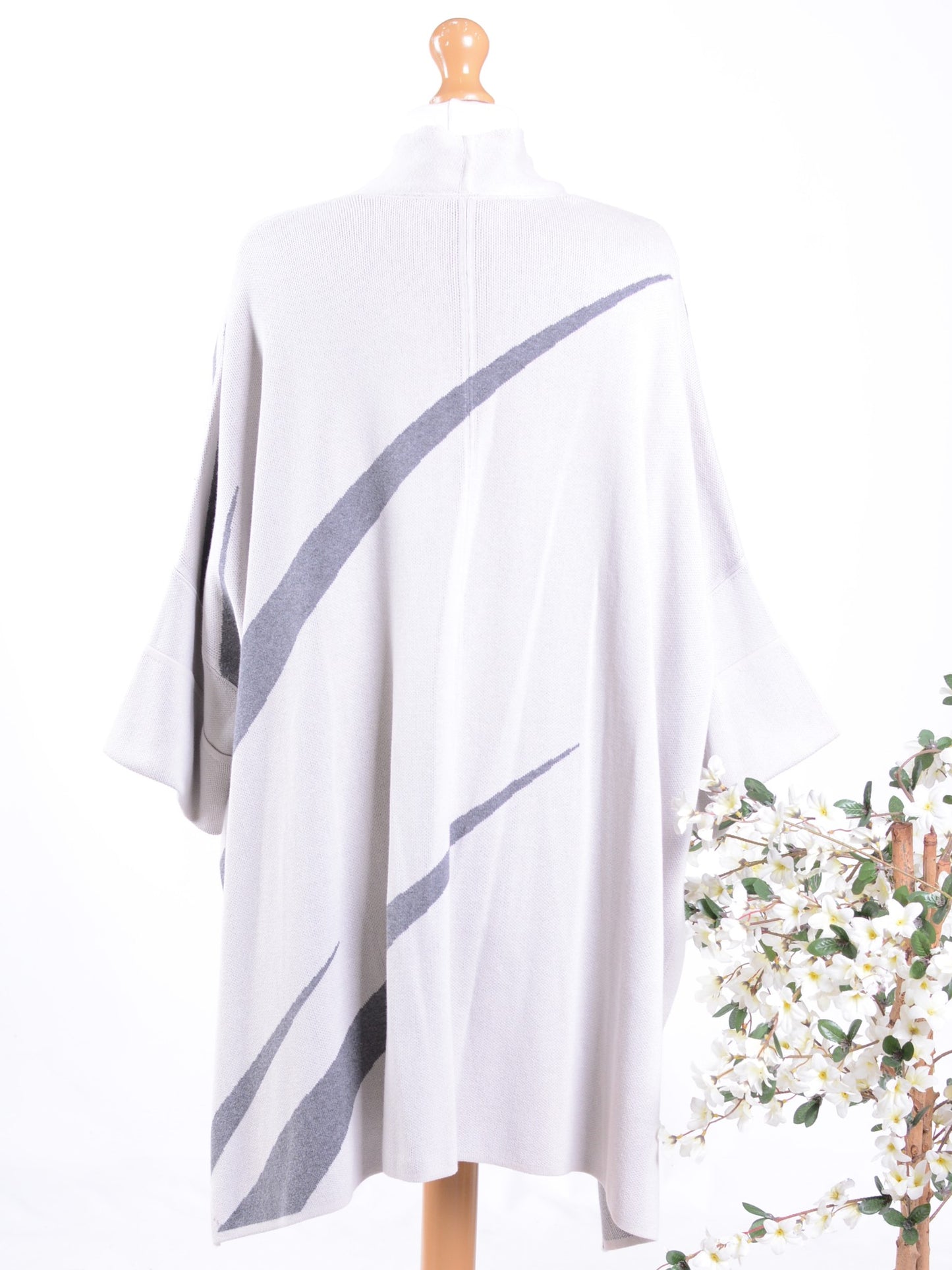Marla Wynne Beige/Grey Open Front Cardigan - B332