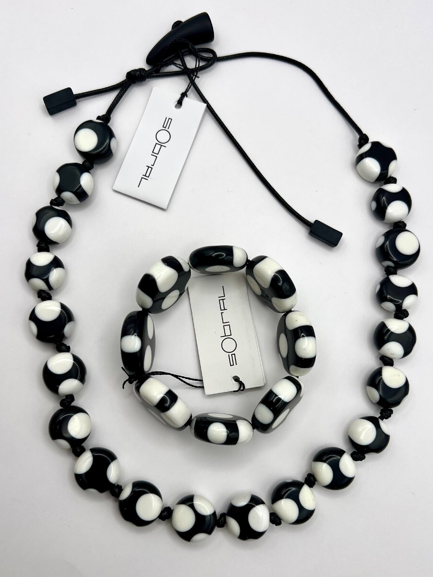 Sobral Yoi Dots Resin Beaded Necklace & Bracelet Set Lagenlook Black and White