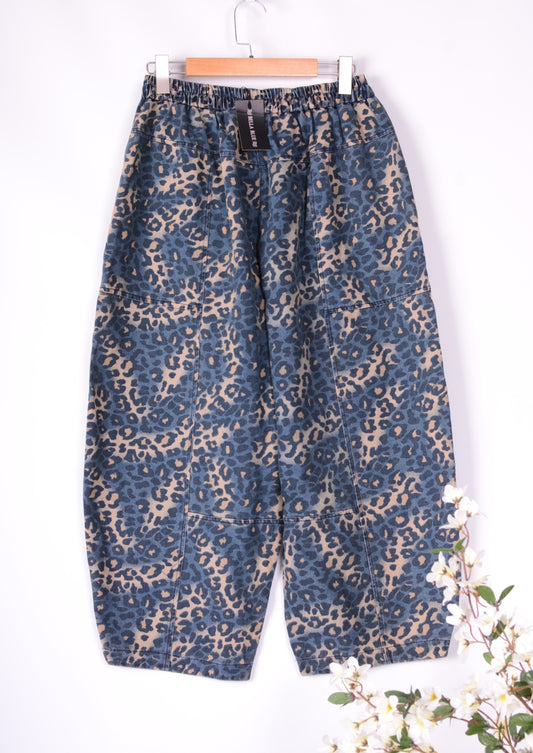 Bella Blue Barrel Leg Jeans  L/XL - B247