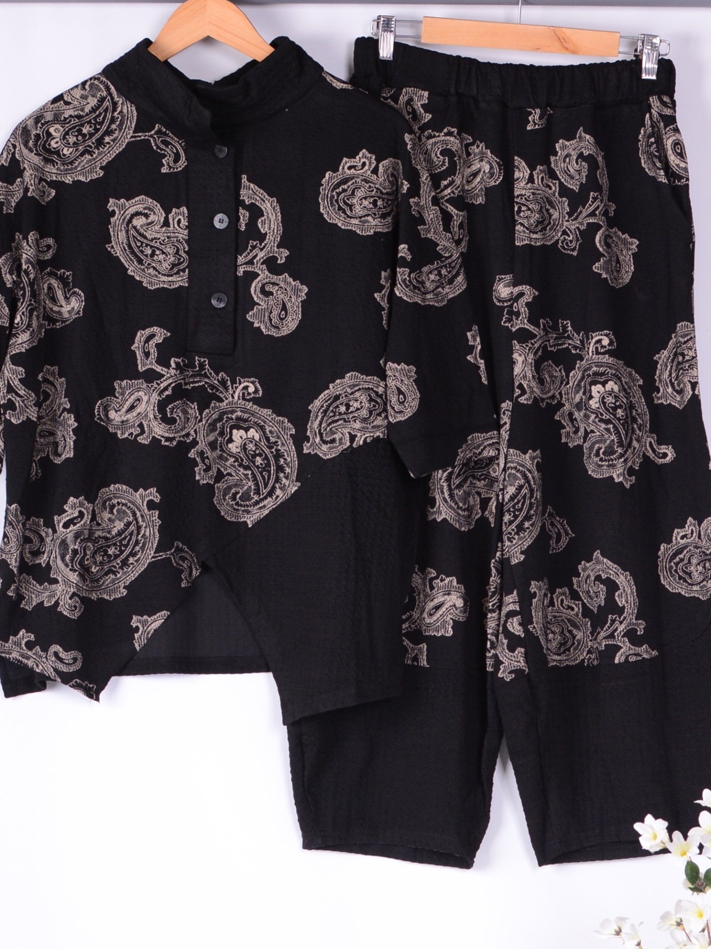 Neslay Barrel Trousers and Tunic Set Black/Beige  - B170