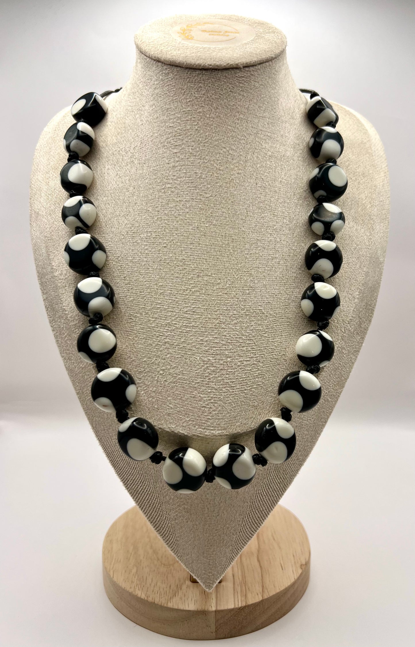 Sobral Yoi Dots Resin Beaded Necklace Lagenlook Black and White - SB4