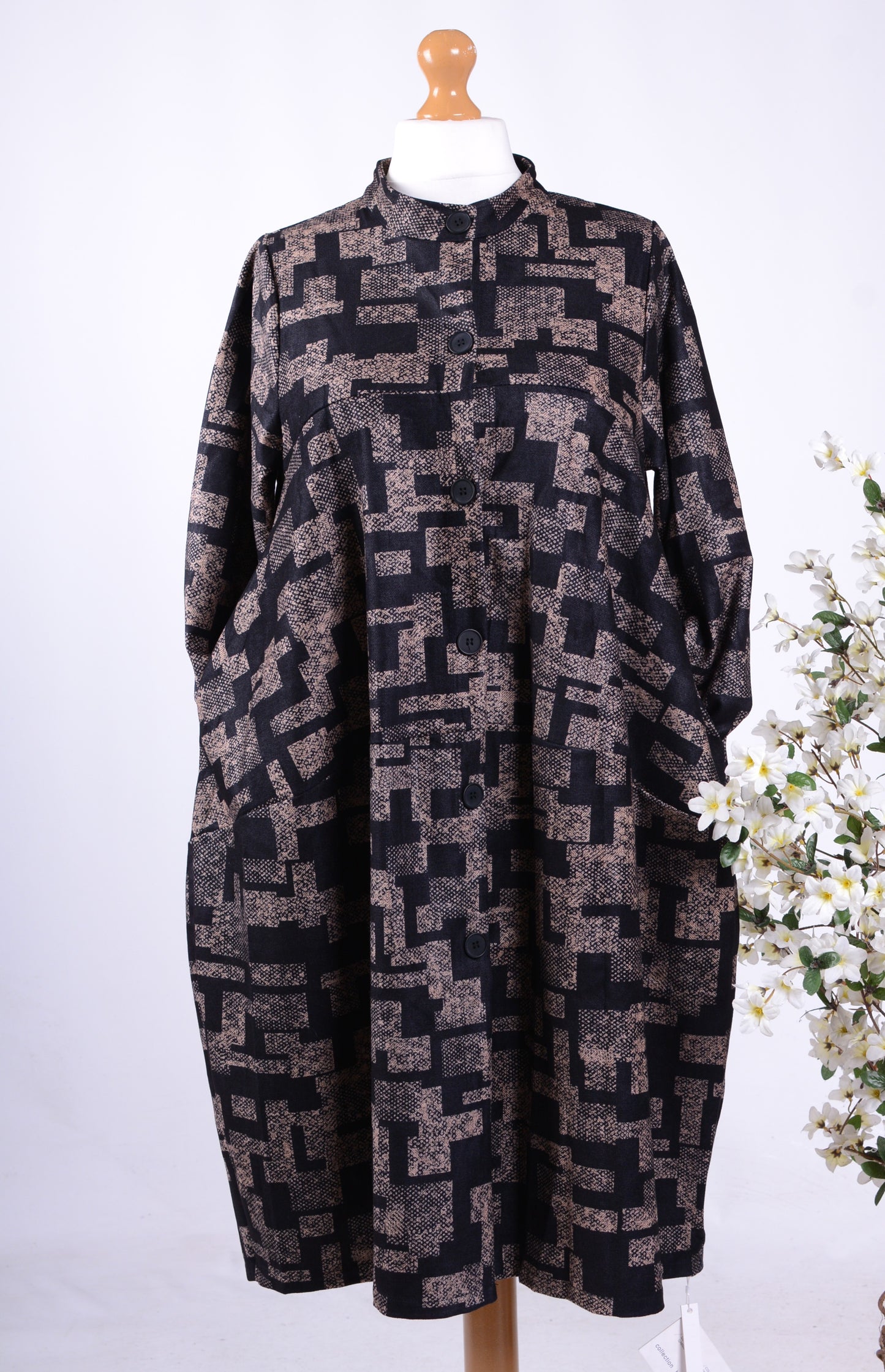 Neslay Jacket Dress Lagenlook Black Beige - B182