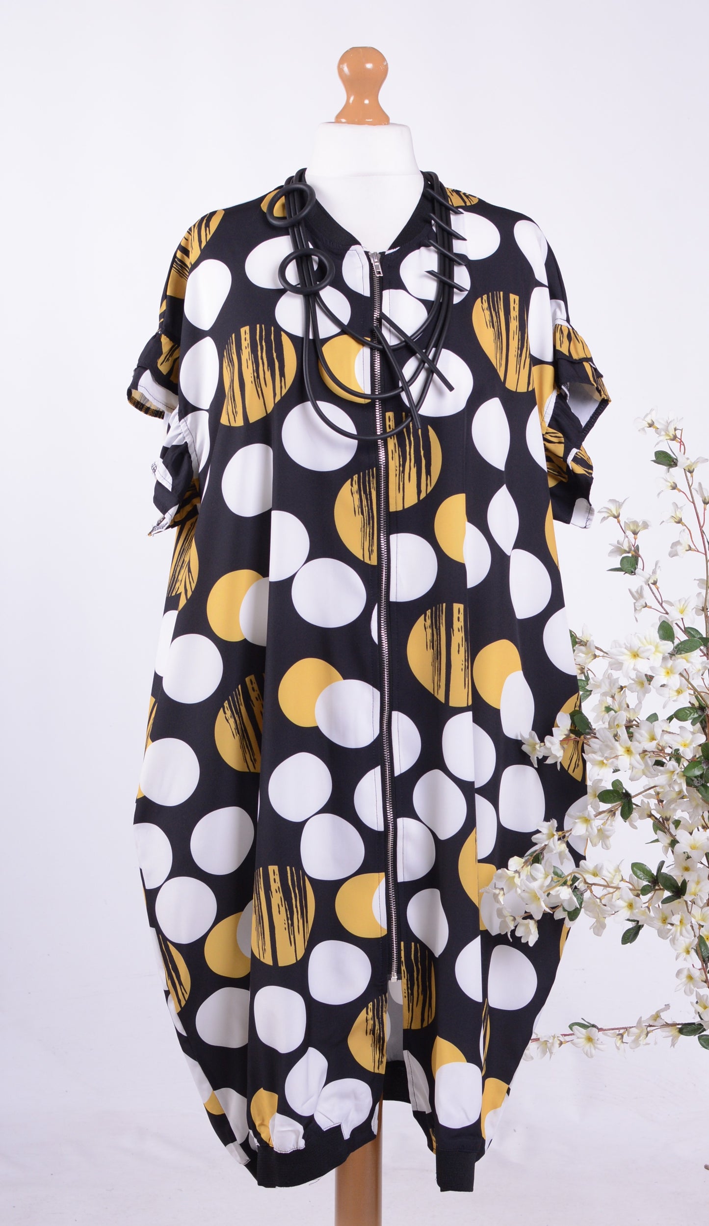 Neslay Lagenlook Arty Dress Jacket Black, Yellow Spot Size 18/20 - B177